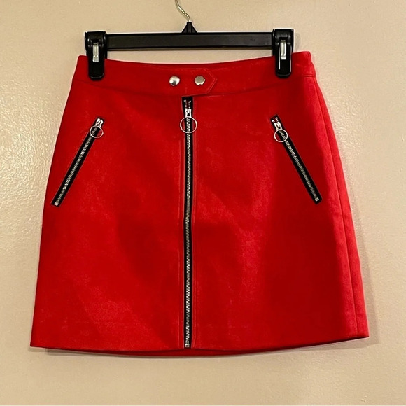 FOREVER 21 Suede‎ Short Skirt in Red - Picture 1 of 4